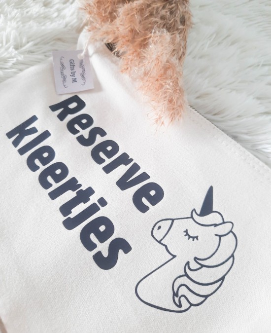 Organizer reserve kleertjes met naam baby luiertas onderweg