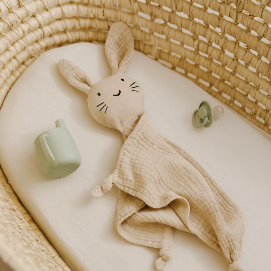 Knuffeldoekje met naam beige tutdoekje speendoekje kraamcadeau baby