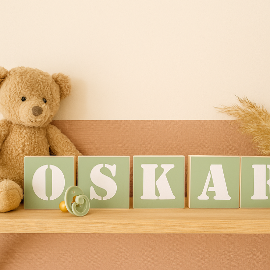 Naamblokken naam op hout gifts by m babywinkel tilburg kraamcadeau