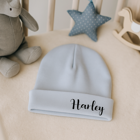 Newborn mutsje met naam blauw baby gifts by m