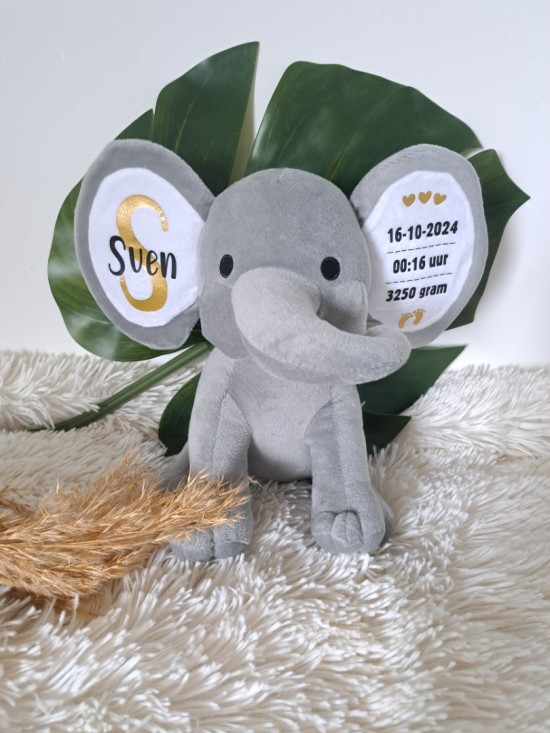 Geboorteknuffel met naam en geboortedatum Olifant grijs